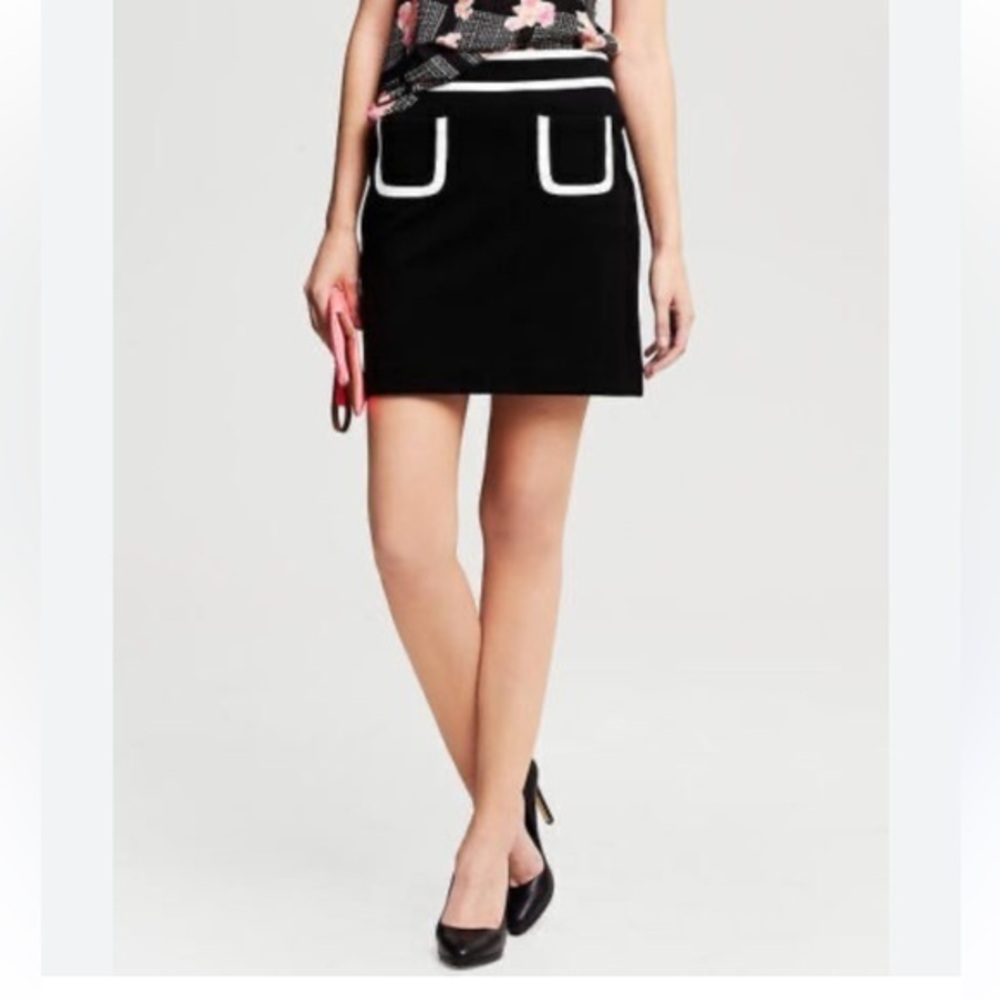 Banana Republic Black and White Preppy Mini Front Pocket Pencil Skirt size 2